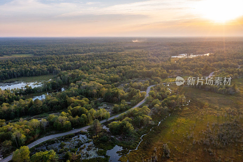 黄昏时的Muskoka Torrance Barrens Dark-Sky保护区，Gravenhurst，加拿大